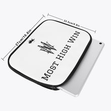 Lade das Bild in den Galerie-Viewer, Most High Win: iPad Bag case