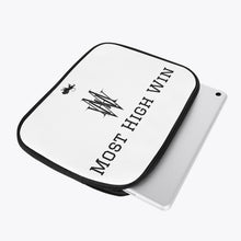Lade das Bild in den Galerie-Viewer, Most High Win: iPad Bag case